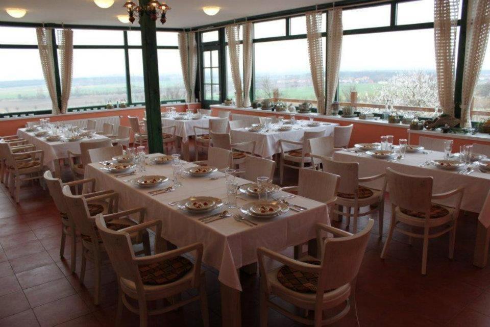 Hotel Vinohrad Milotice Dış mekan fotoğraf